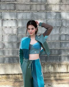 แอลลี่ (20)